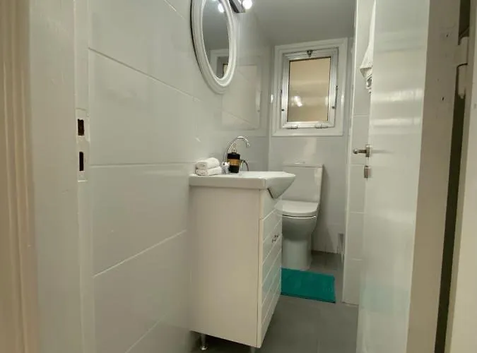 Boho-chic One Bedroom Flat In Lägenhet *