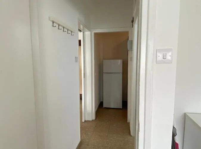 Boho-chic One Bedroom Flat In アパート