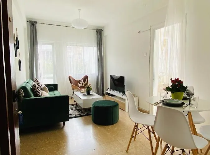 Boho-chic One Bedroom Flat In Lägenhet Engomi